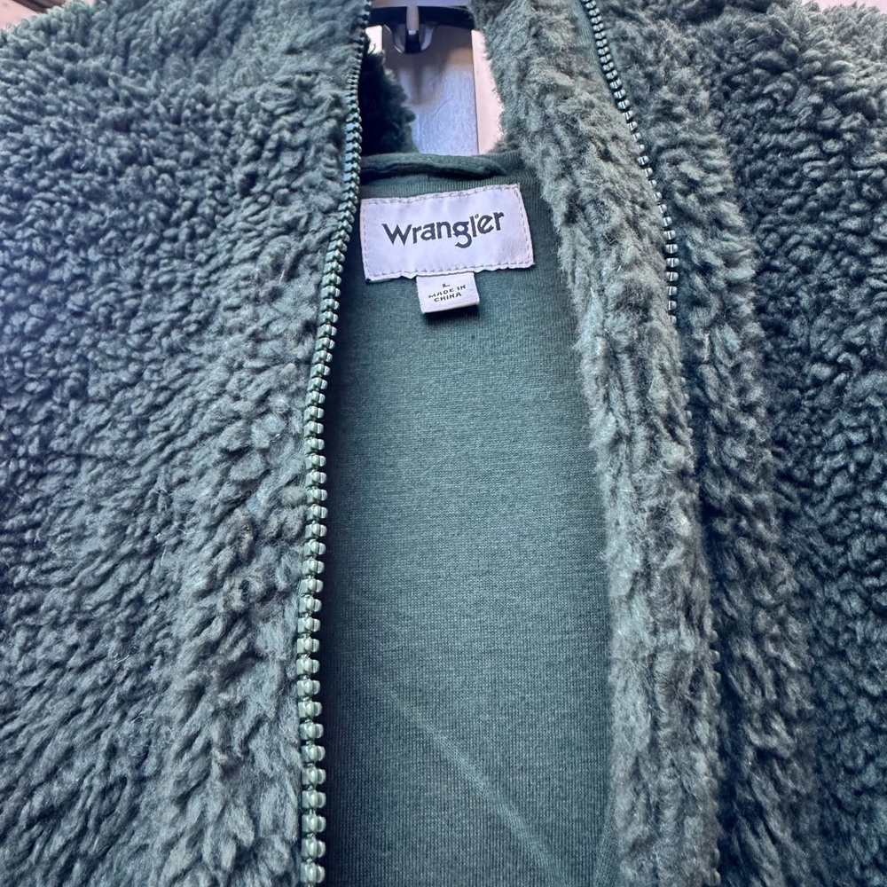 Sherpa Jacket - Picture 2 of 3